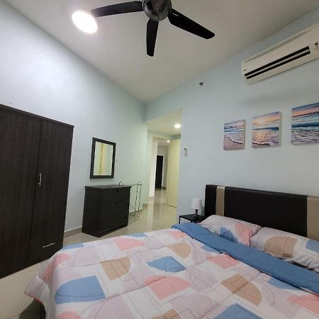 HOMESTAY D'Univ 360 PLACE Seri Kembangan Luaran gambar