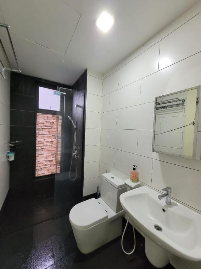 HOMESTAY D'Univ 360 PLACE Seri Kembangan Luaran gambar