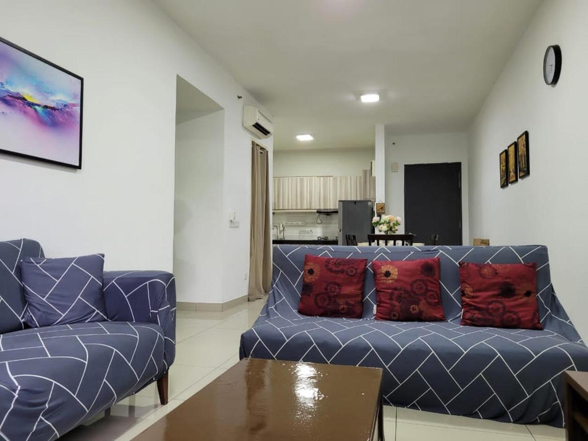 HOMESTAY D'Univ 360 PLACE Seri Kembangan Luaran gambar