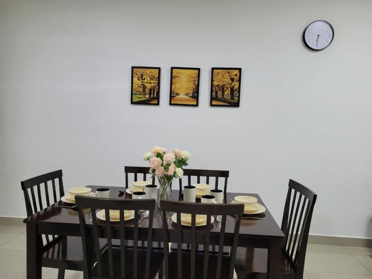 HOMESTAY D'Univ 360 PLACE Seri Kembangan Luaran gambar